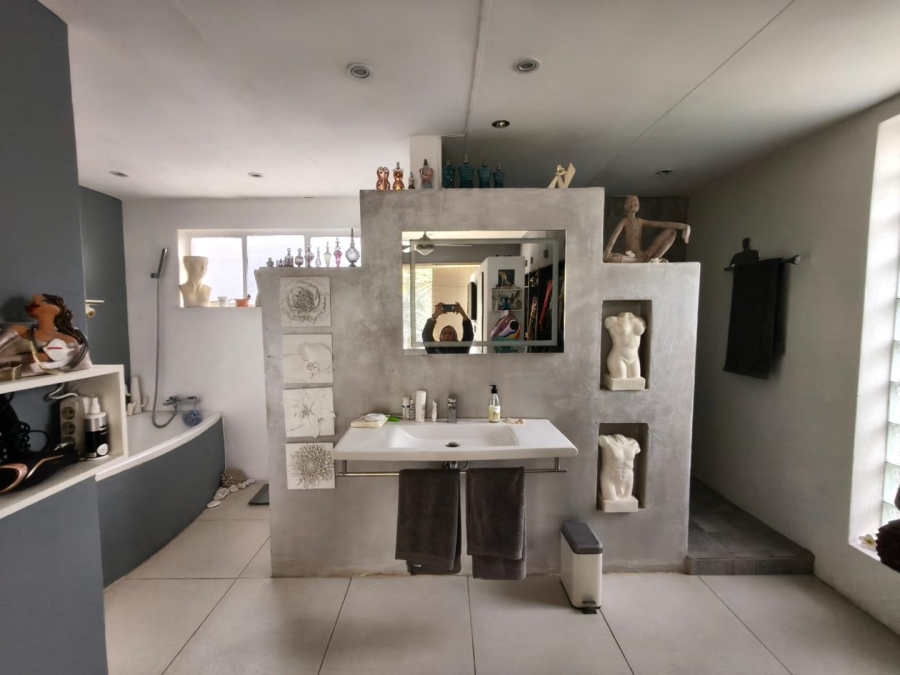 6 Bedroom Property for Sale in Dan Pienaar Free State